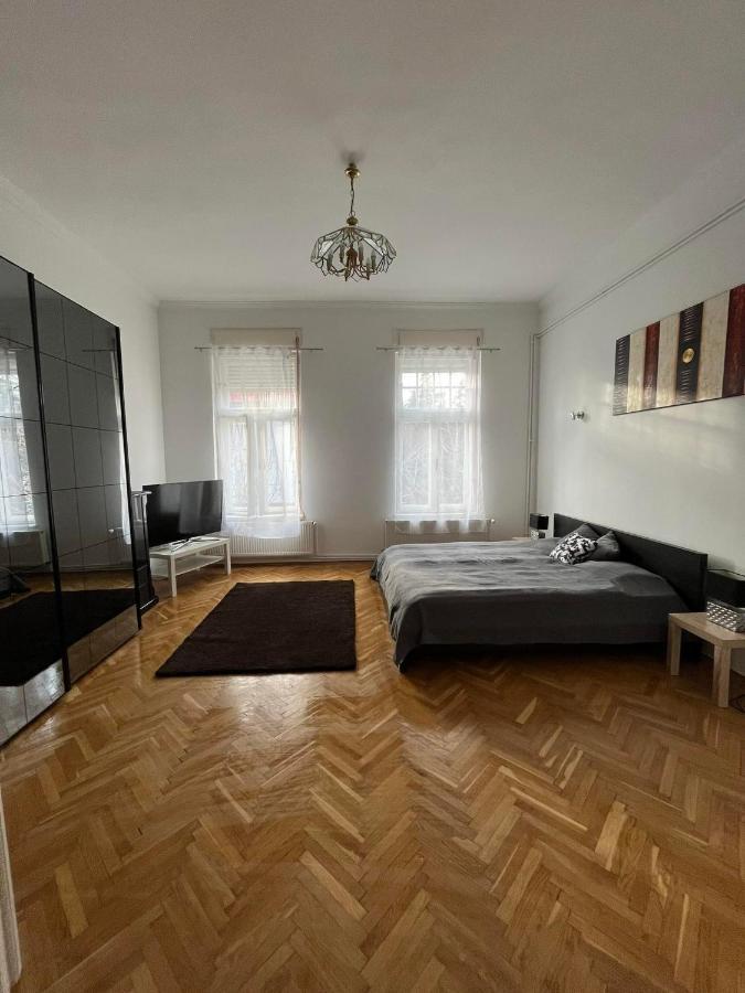 Szeged Apartman Exterior photo